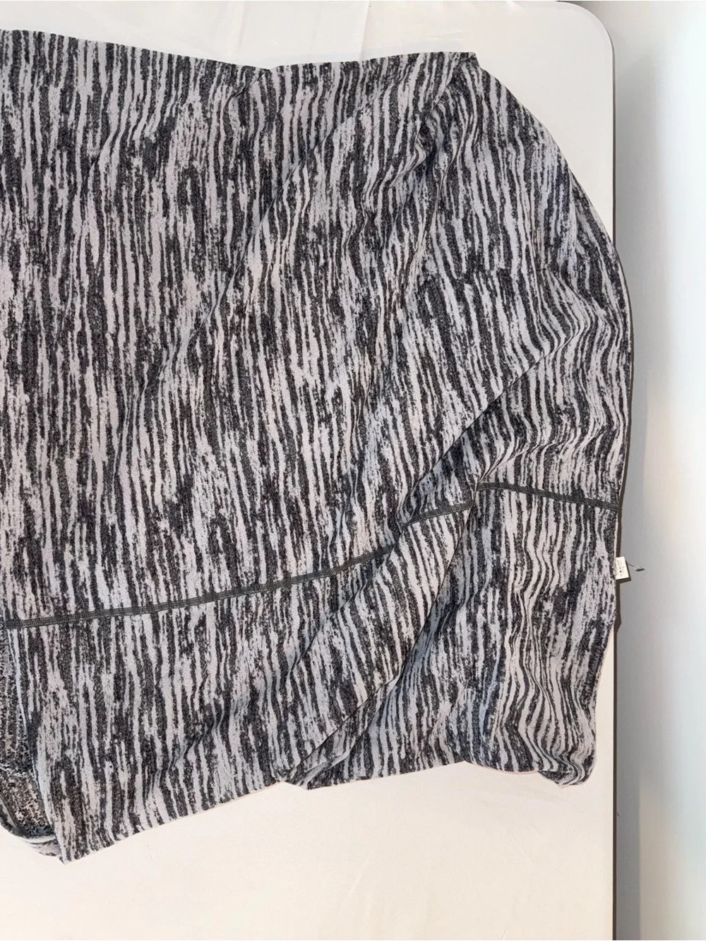 Lululemon Light Gray Textured Knit Scarf with Snap Trim